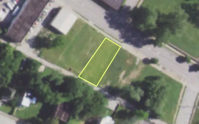 Aerial view of 5124 DR MARTIN LUTHER KING DR — vacant lot, St. Louis with approximate parcel outline