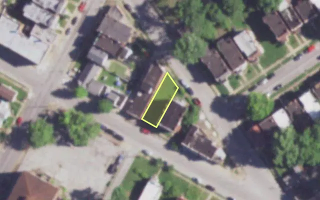 Aerial view of 4143 E CARTER AV — vacant lot, St. Louis with approximate parcel outline
