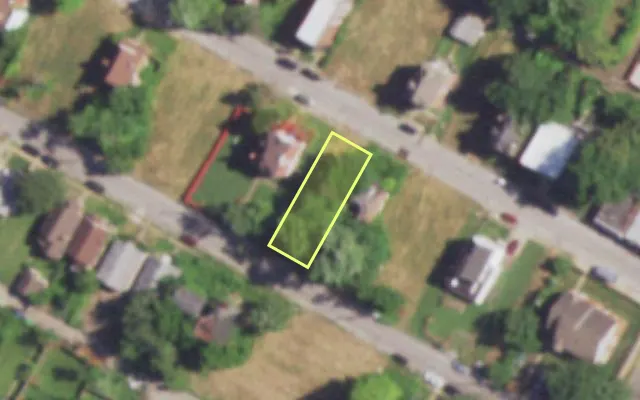 Aerial view of 4730 CUPPLES PL — vacant lot, St. Louis with approximate parcel outline
