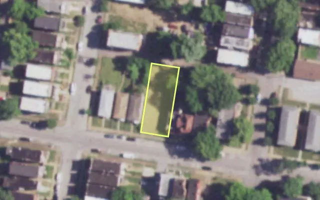 Aerial view of 2715 KEOKUK ST — vacant lot, St. Louis with approximate parcel outline