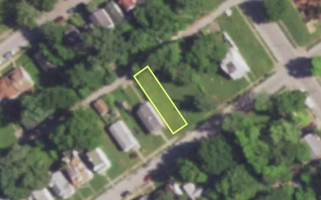 Aerial view of 4959 GENEVIEVE AV — vacant lot, St. Louis with approximate parcel outline