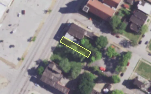 Aerial view of 4116 N GRAND BLVD — vacant lot, St. Louis with approximate parcel outline