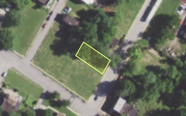 Aerial view of 1463 BLACKSTONE AV — vacant lot, St. Louis with approximate parcel outline