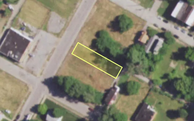 Aerial view of 2510 N TAYLOR AV — vacant lot, St. Louis with approximate parcel outline