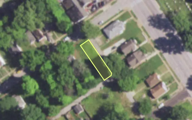 Aerial view of 5542 DAVISON AV — vacant lot, St. Louis with approximate parcel outline