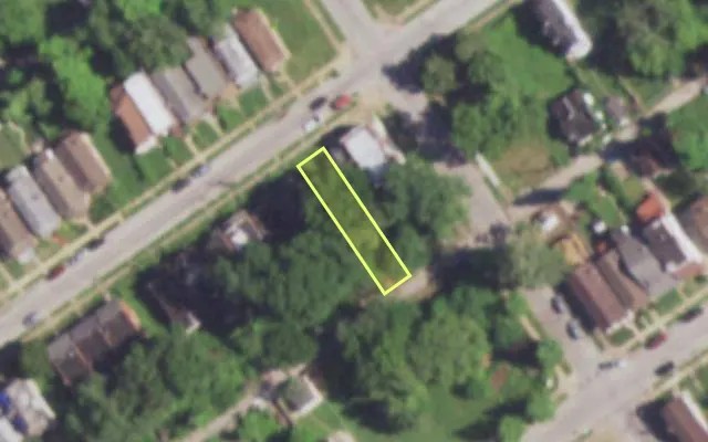 Aerial view of 5472 GENEVIEVE AV — vacant lot, St. Louis with approximate parcel outline