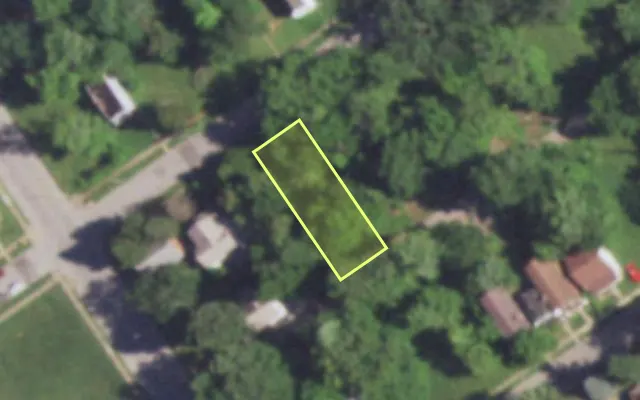 Aerial view of 5016 PLOVER AV — vacant lot, St. Louis with approximate parcel outline