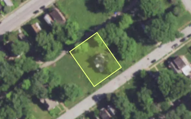Aerial view of 5345 GERALDINE AV — vacant lot, St. Louis with approximate parcel outline