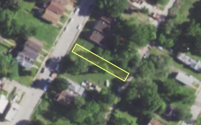 Aerial view of 2806 BELT AV — vacant lot, St. Louis with approximate parcel outline