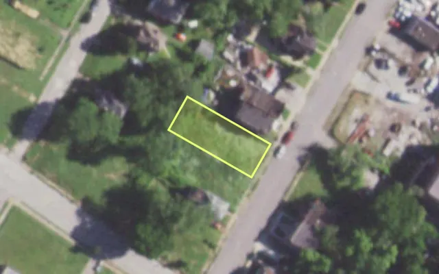 Aerial view of 1469 ARLINGTON AV — vacant lot, St. Louis with approximate parcel outline