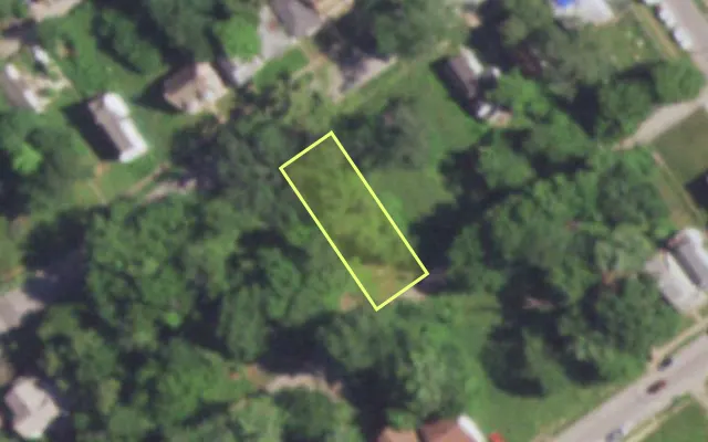 Aerial view of 5038 PLOVER AV — vacant lot, St. Louis with approximate parcel outline