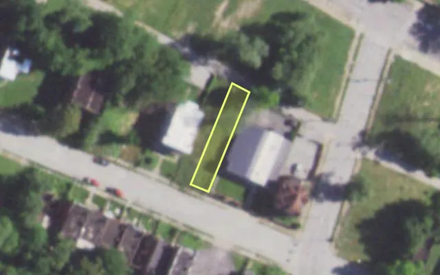 Aerial view of 5113 WELLS AV — vacant lot, St. Louis with approximate parcel outline