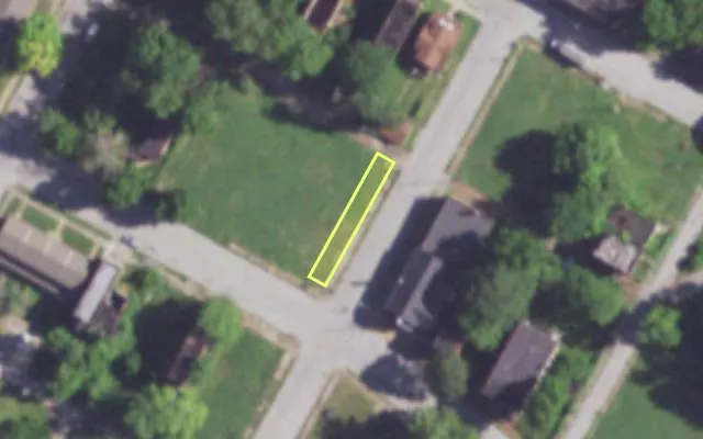 Aerial view of 3001 KOSSUTH AV — vacant lot, St. Louis with approximate parcel outline