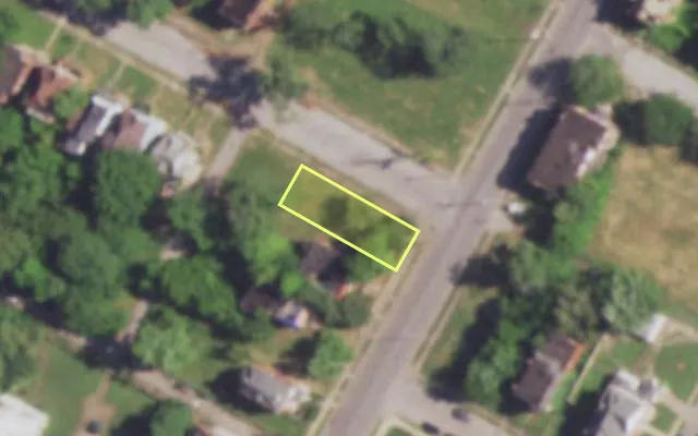 Aerial view of 1541 MARCUS AV — vacant lot, St. Louis with approximate parcel outline