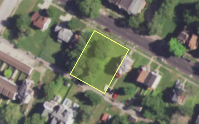 Aerial view of 4160 DELMAR BLVD — vacant lot, St. Louis with approximate parcel outline