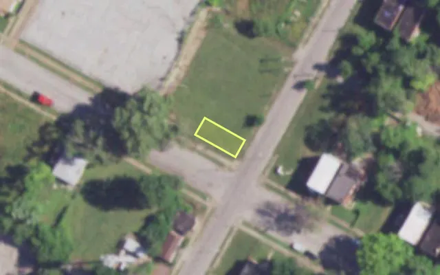 Aerial view of 2801 LAMBDIN AV — vacant lot, St. Louis with approximate parcel outline