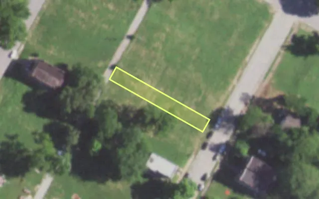 Aerial view of 1957 BURD AV — vacant lot, St. Louis with approximate parcel outline