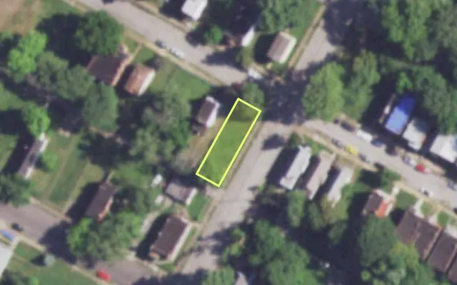 Aerial view of 4202 W FARLIN AV — vacant lot, St. Louis with approximate parcel outline