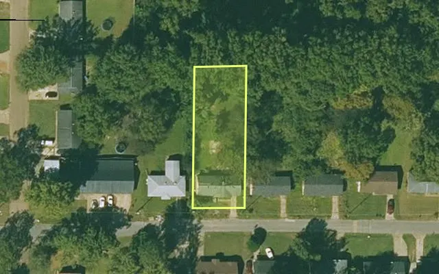 Aerial view of PHILLIPS County parcel 703-00256-000 — Arkansas post-auction with approximate parcel outline