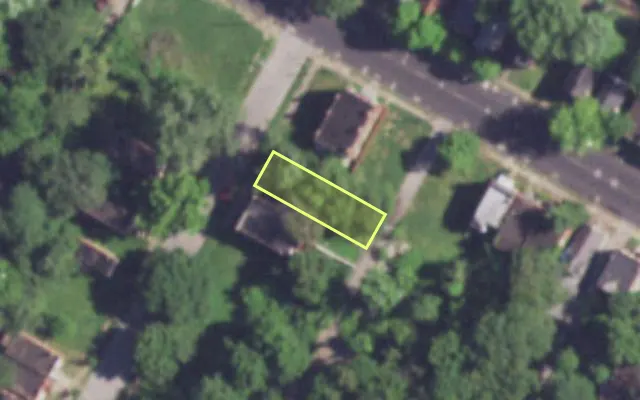Aerial view of 4130 CLARENCE AV — vacant lot, St. Louis with approximate parcel outline