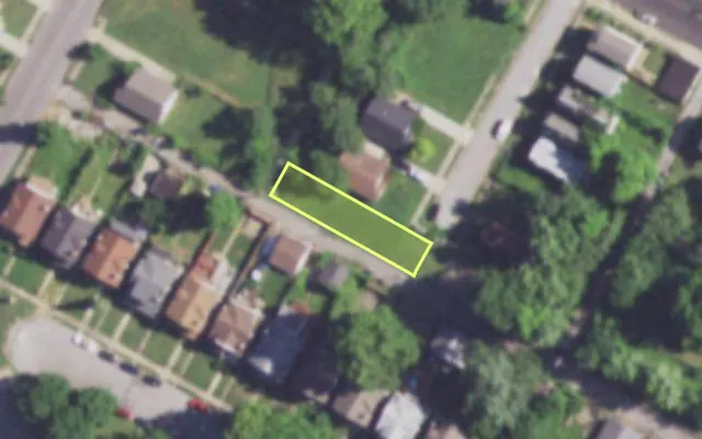 Aerial view of 4121 LEA PL — vacant lot, St. Louis with approximate parcel outline
