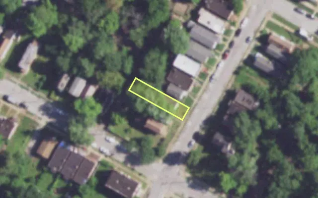 Aerial view of 4209 CLAY AV — vacant lot, St. Louis with approximate parcel outline