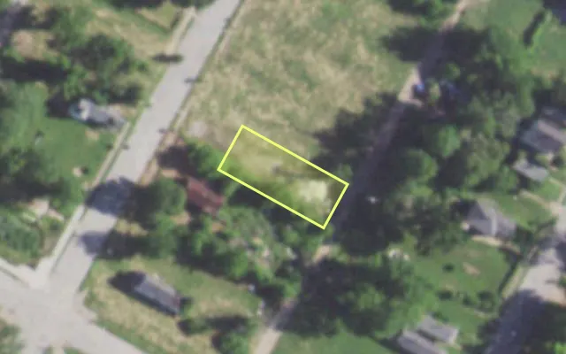 Aerial view of 3320 R SEMPLE AV — vacant lot, St. Louis with approximate parcel outline