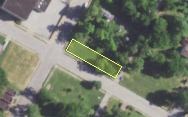 Aerial view of 2502 BELT AV — vacant lot, St. Louis with approximate parcel outline