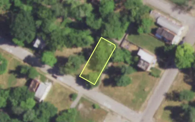 Aerial view of 4517 COTE BRILLIANTE AV — vacant lot, St. Louis with approximate parcel outline