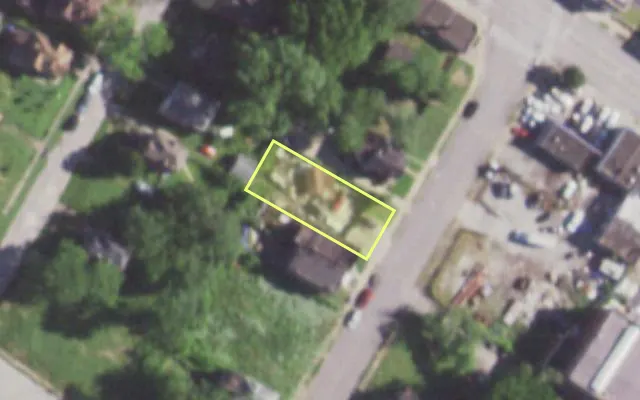 Aerial view of 1479 ARLINGTON AV — vacant lot, St. Louis with approximate parcel outline