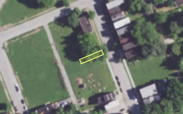 Aerial view of 2304 R ANGELICA ST — vacant lot, St. Louis with approximate parcel outline