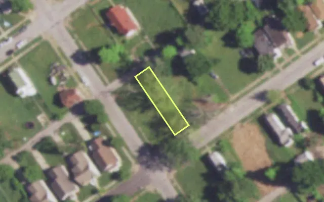 Aerial view of 4905 BEACON AV — vacant lot, St. Louis with approximate parcel outline