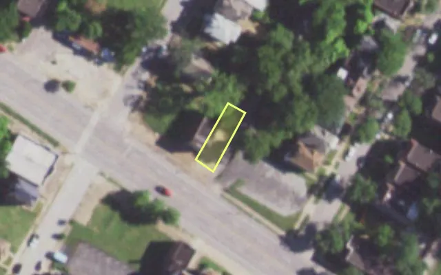 Aerial view of 5643 PAGE BLVD — vacant lot, St. Louis with approximate parcel outline