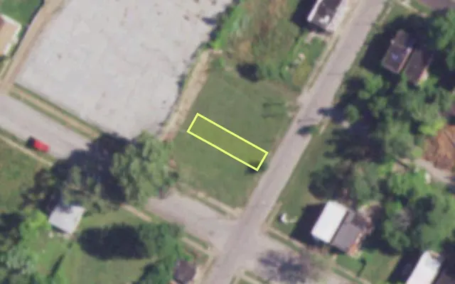 Aerial view of 2807 LAMBDIN AV — vacant lot, St. Louis with approximate parcel outline