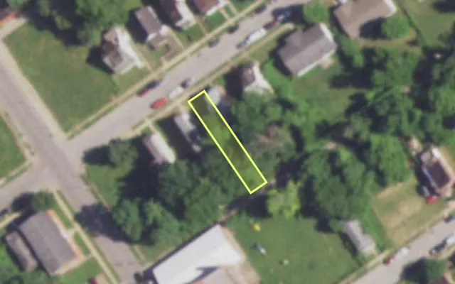 Aerial view of 5416 ROBIN AV — vacant lot, St. Louis with approximate parcel outline
