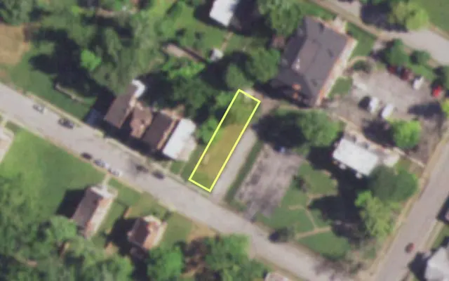 Aerial view of 4525 GARFIELD AV — vacant lot, St. Louis with approximate parcel outline