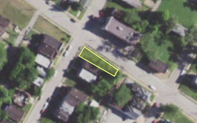Aerial view of 1398 SHAWMUT PL — vacant lot, St. Louis with approximate parcel outline