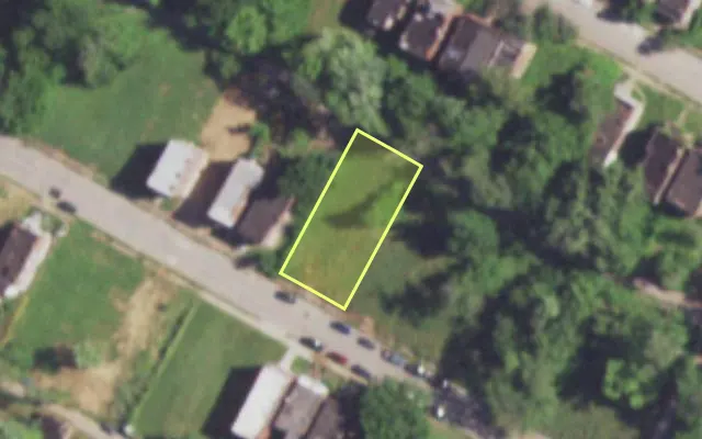 Aerial view of 4243 W ALDINE AV — vacant lot, St. Louis with approximate parcel outline