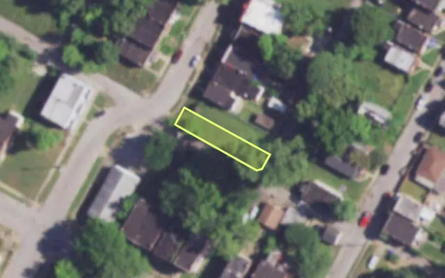 Aerial view of 3020 WHITTIER ST — vacant lot, St. Louis with approximate parcel outline