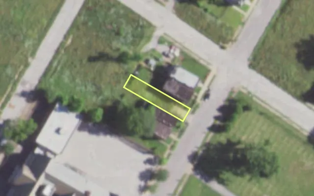 Aerial view of 1339 ARLINGTON AV — vacant lot, St. Louis with approximate parcel outline