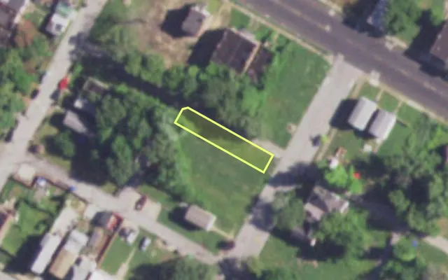 Aerial view of 4127 RED BUD AV — vacant lot, St. Louis with approximate parcel outline