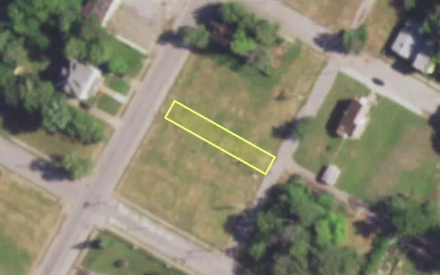 Aerial view of 1712 N TAYLOR AV — vacant lot, St. Louis with approximate parcel outline