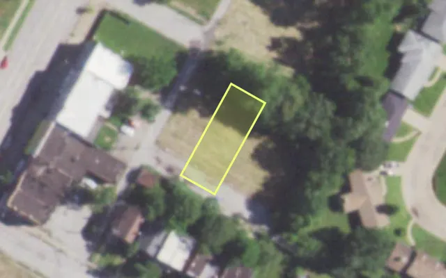 Aerial view of 5240 LABADIE AV — vacant lot, St. Louis with approximate parcel outline