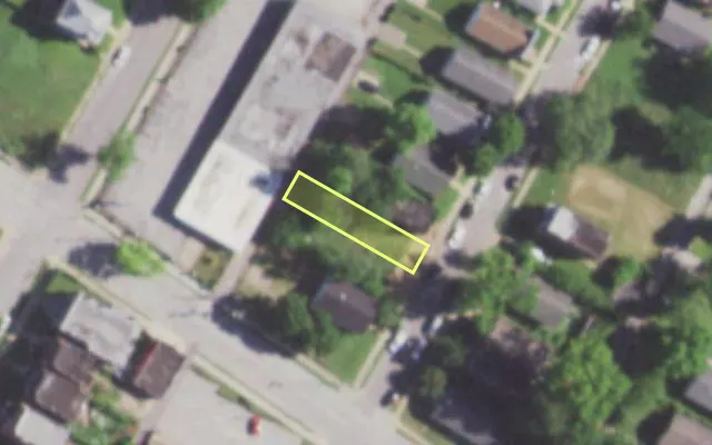 Aerial view of 1411 MONTCLAIR AV — vacant lot, St. Louis with approximate parcel outline