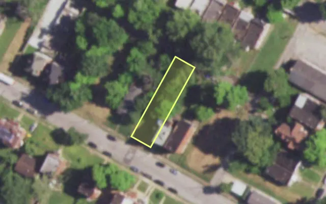 Aerial view of 4529 LABADIE AV — vacant lot, St. Louis with approximate parcel outline