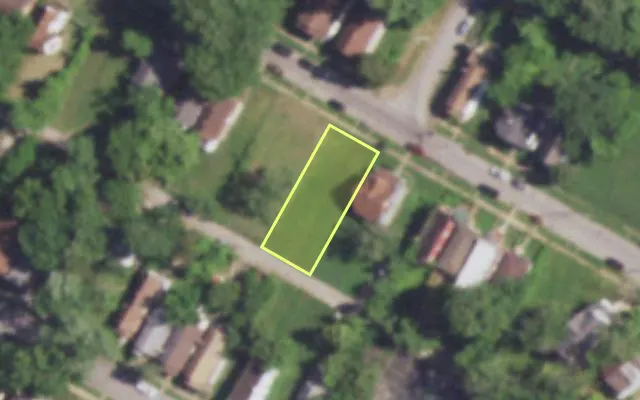 Aerial view of 6002 GARESCHE AV — vacant lot, St. Louis with approximate parcel outline