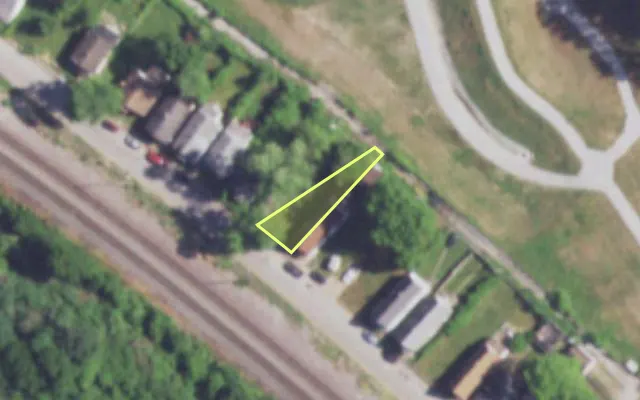 Aerial view of 979 SWITZER AV — vacant lot, St. Louis with approximate parcel outline