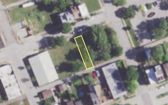 Aerial view of 1310 BENTON ST — vacant lot, St. Louis with approximate parcel outline