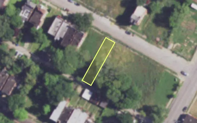Aerial view of 3922 LABADIE AV — vacant lot, St. Louis with approximate parcel outline