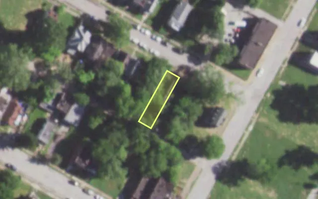Aerial view of 5610 HIGHLAND AV — vacant lot, St. Louis with approximate parcel outline